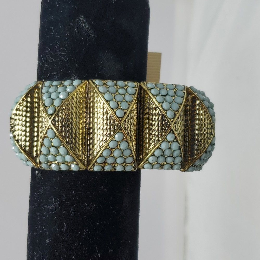 Devan turquoise gold stretch bracelet
